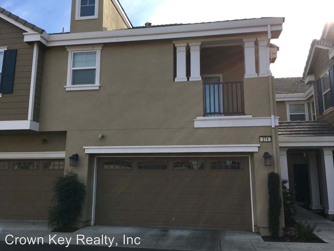 Primary Photo - 3 br, 2.5 bath House - 274 W Lucita