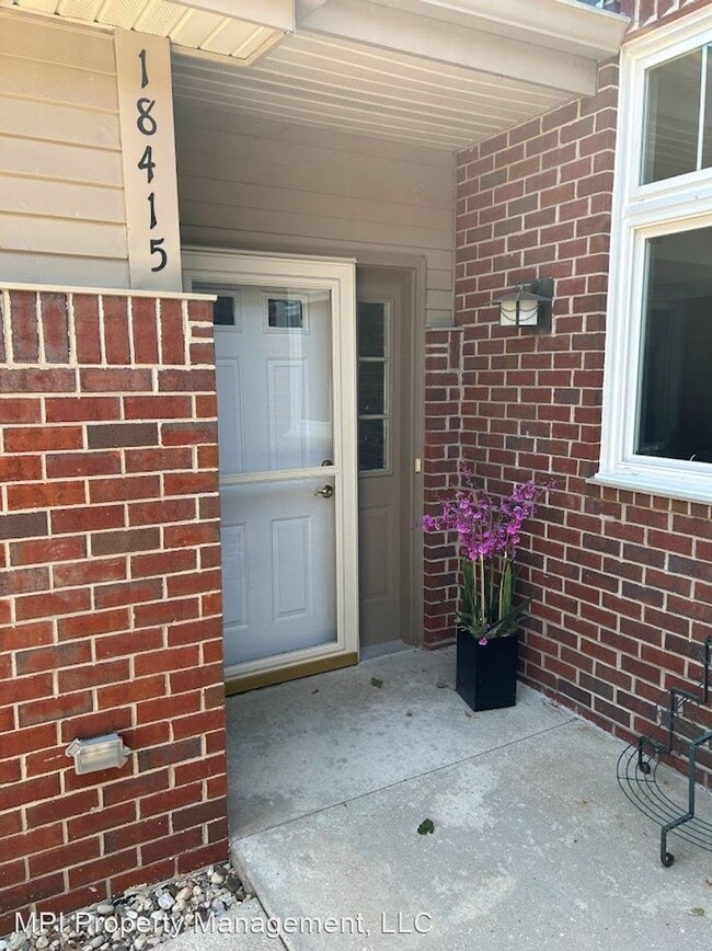 Building Photo - 2 br, 2 bath House - 18415 W WISCONSIN AVE