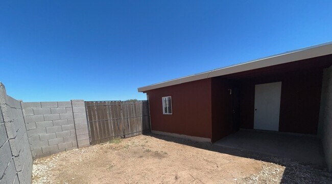 Foto del edificio - 13248 S Del Rio Rd