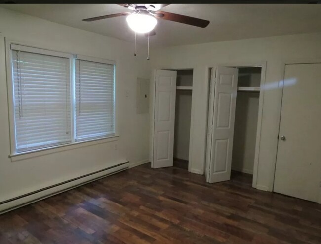 Bedroom lower level - 417 N Country Club Dr