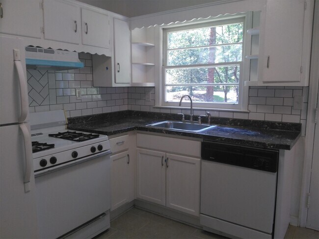 Building Photo - 2734 Glenvalley Dr