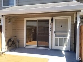 Building Photo - 3122 Woods Cir