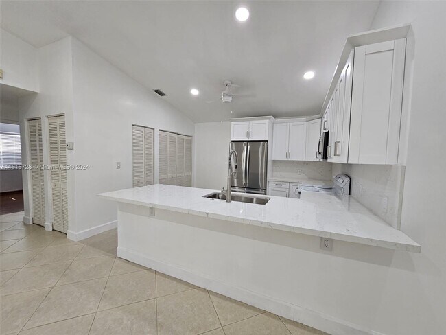 Building Photo - 15160 SW 128th Ave
