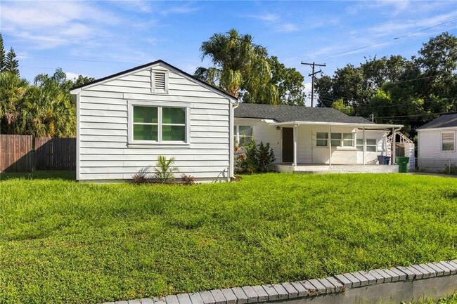 Building Photo - 1517 W River Shore Way
