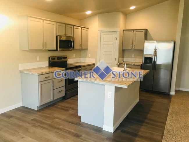 Building Photo - Great Meridian Home with Bonus Room!