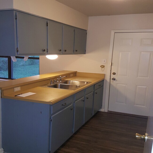 Building Photo - 7023 Greenberry Dr