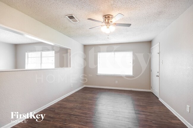 Building Photo - 5210 Greylog Dr