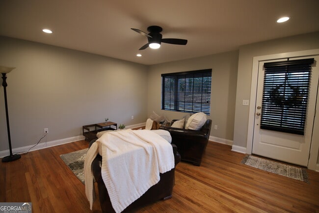 Building Photo - 1007 Vernon St