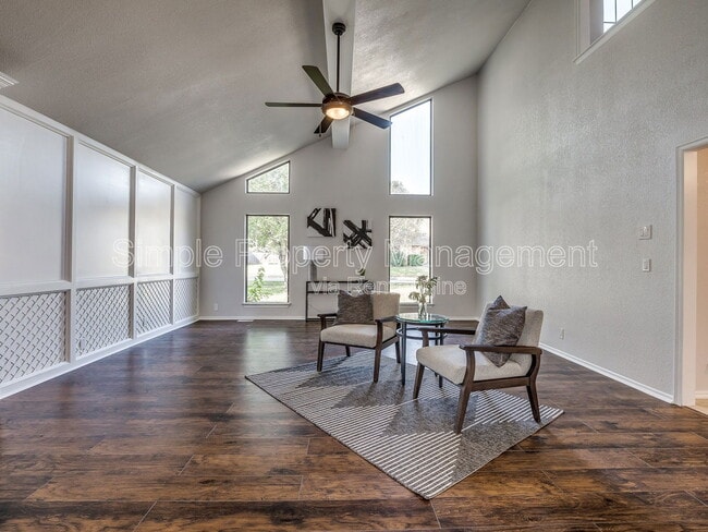 Building Photo - 2320 Yellowstone Dr