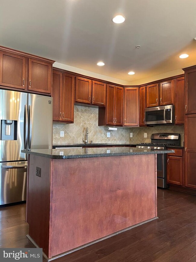 Building Photo - 23812 HOPEWELL MANOR Ter