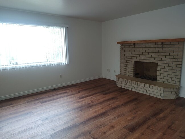 Foto del edificio - 1439 Terrace Dr