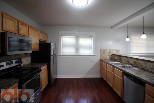 Foto del edificio - 813 Douglas St NW