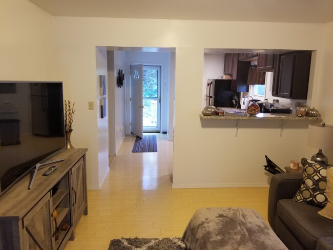 Foto del edificio - 1713 Wade St Ext