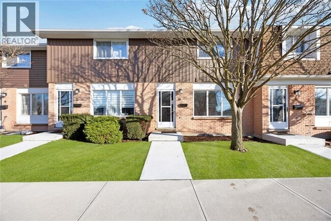 Building Photo - 82 Finch Dr