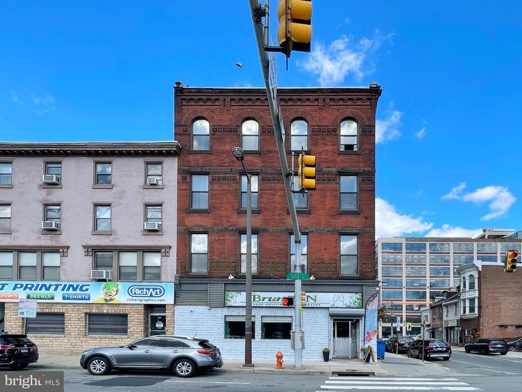 Primary Photo - 1301-3 Vine St