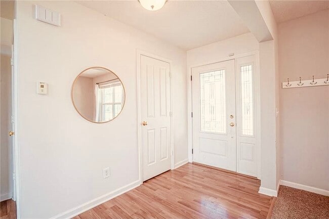 Building Photo - 3449 Millbrae Dr