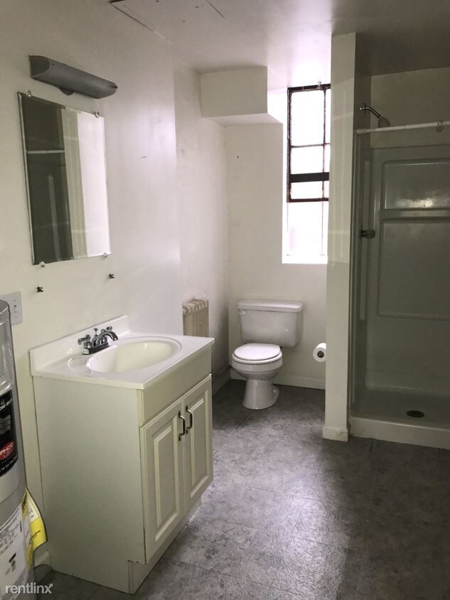 Primary Photo - 14 W Harvey St