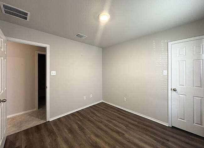 Foto del edificio - 2418 Corradino St