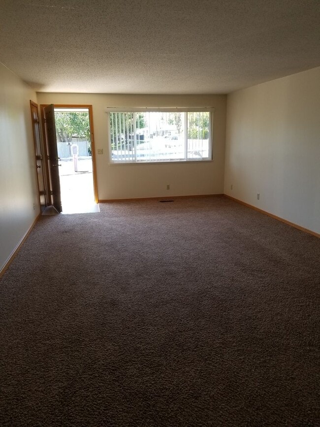 Building Photo - n601