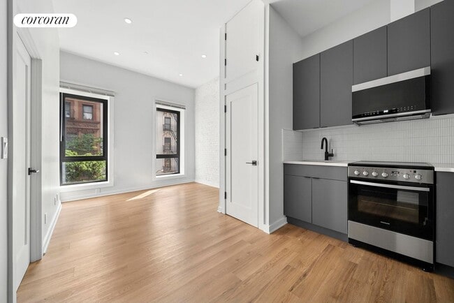 Building Photo - 317 W 51st St