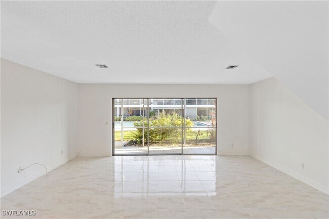 Foto del edificio - 25500 Cockleshell Dr