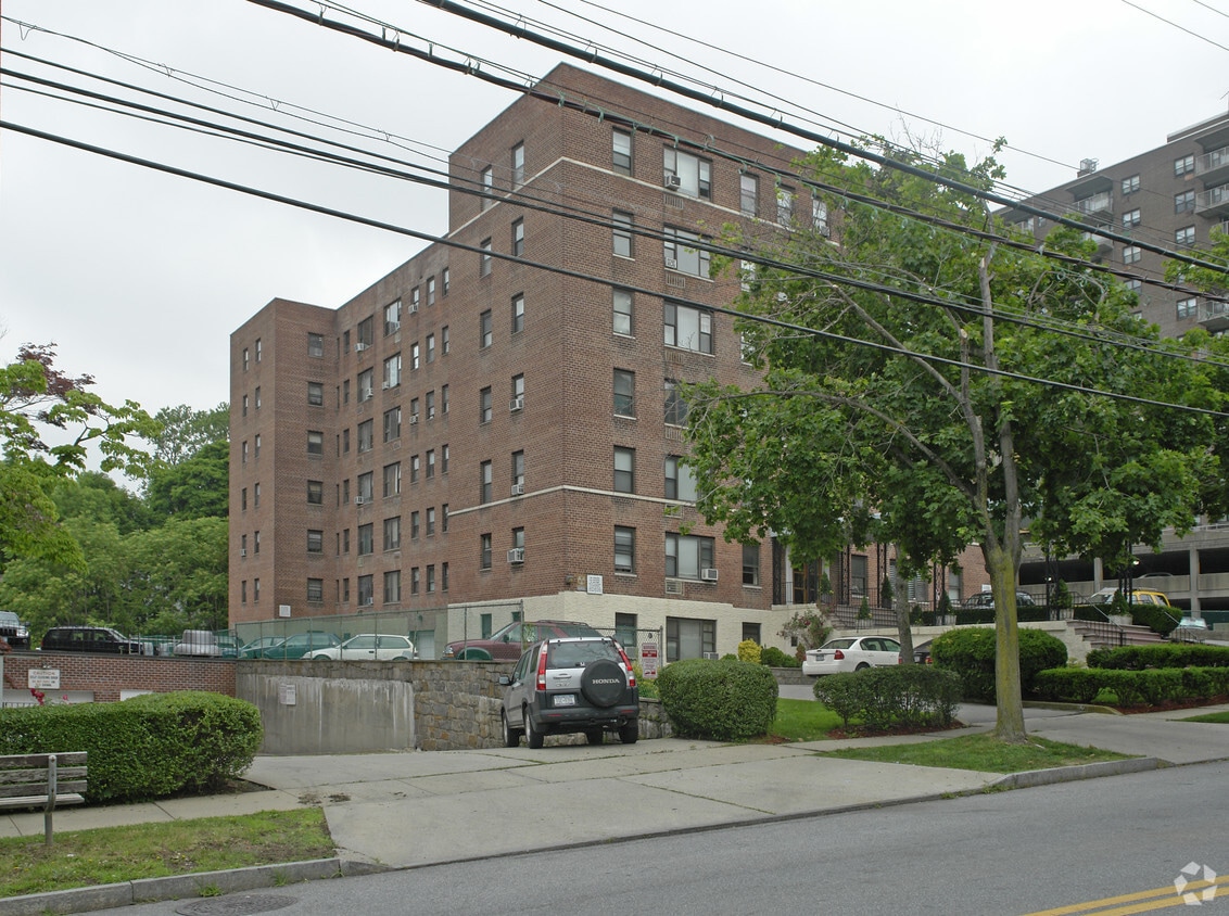 Building Photo - 35 Barker Ave
