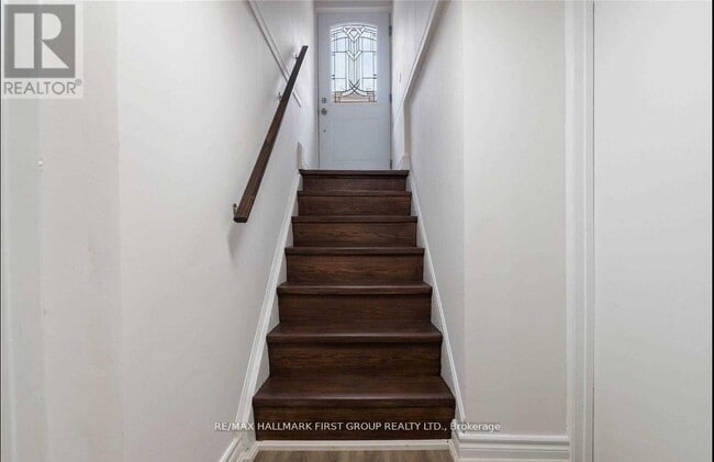 Photo du bâtiment - 50 Walter Ave