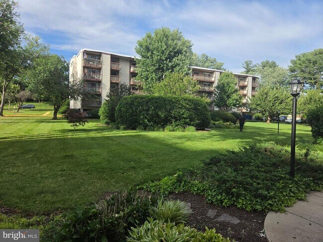 Foto del edificio - 7420 Lakeview Dr
