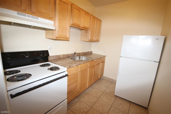 Building Photo - 1 br, 1 bath  - 326 Melwood Ave  for August