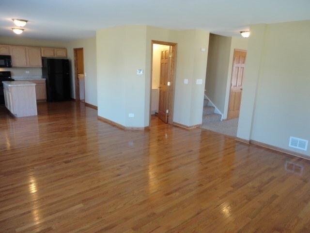 Building Photo - 512 Stoffa Ave
