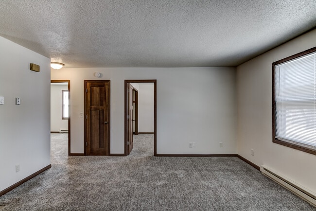 Building Photo - 2602 Fryklund Dr
