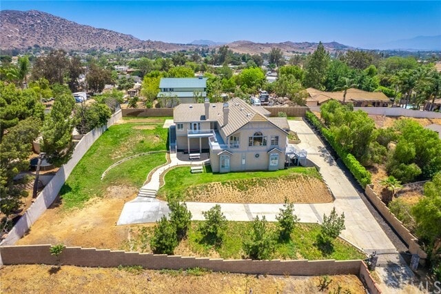 Building Photo - 2627 Valley View Ave