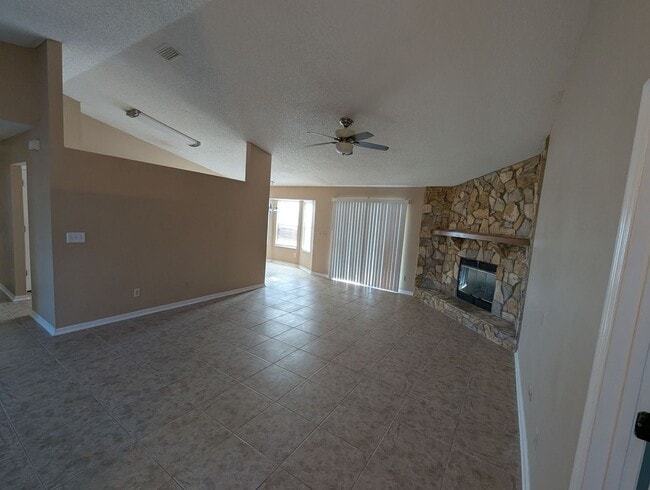 Building Photo - Charming 3 bed, 2 bath St. Augustine Shore...
