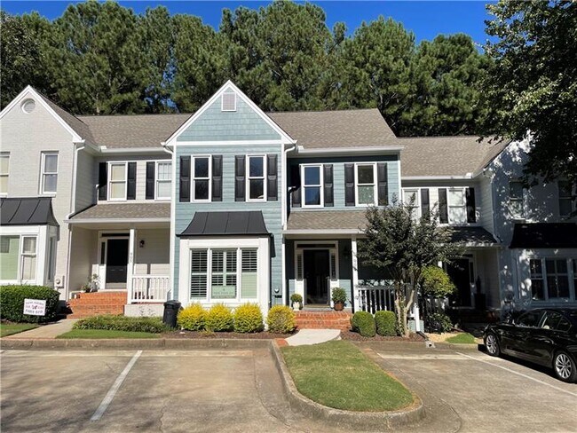 Building Photo - 904 Saddle Hill