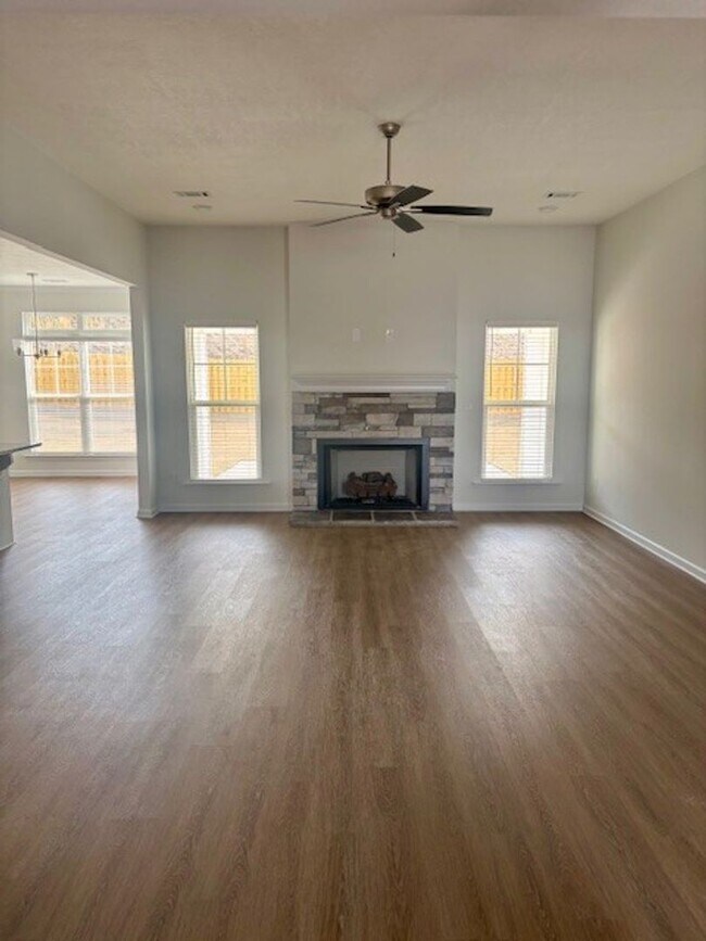 Foto del edificio - 4 BEDROOM RANCH HOME IN GROVETOWN!