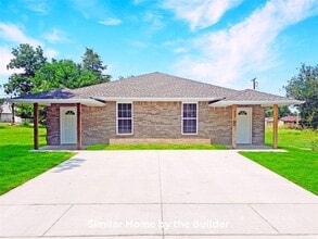 Building Photo - 1205 SW Bishop Rd