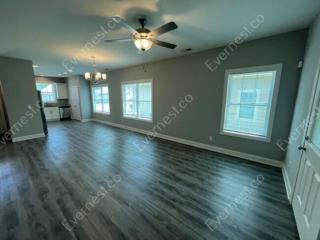 Building Photo - 5322 Roosevelt Rd