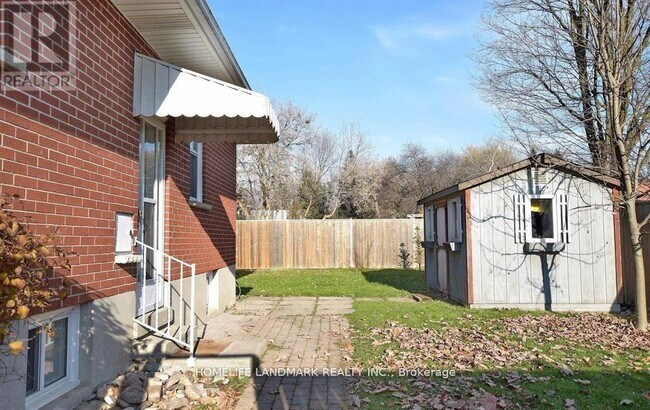 Photo du bâtiment - 110 Front St E