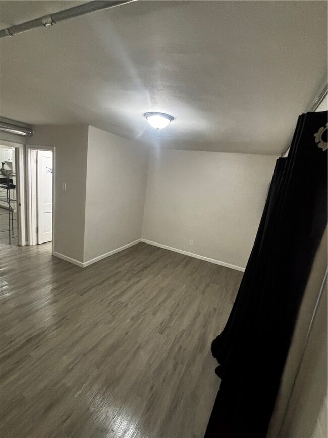 Foto del edificio - 4025 Hydraulic Ave