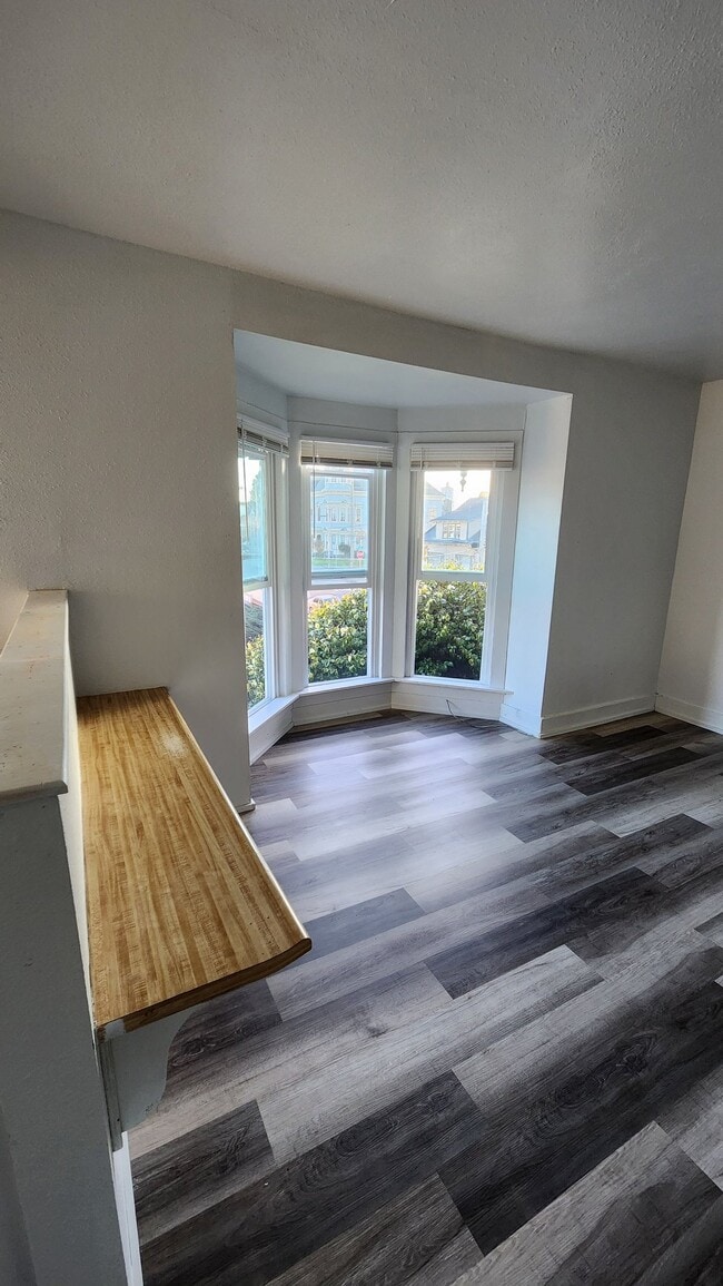 Building Photo - 815 G St