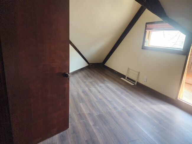 3 bedroom - 862 Union St