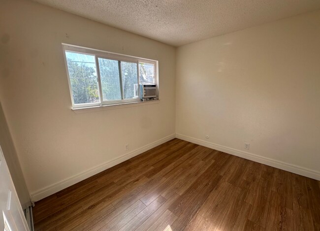 Foto del edificio - Newly renovated 2 bedroom blocks to river