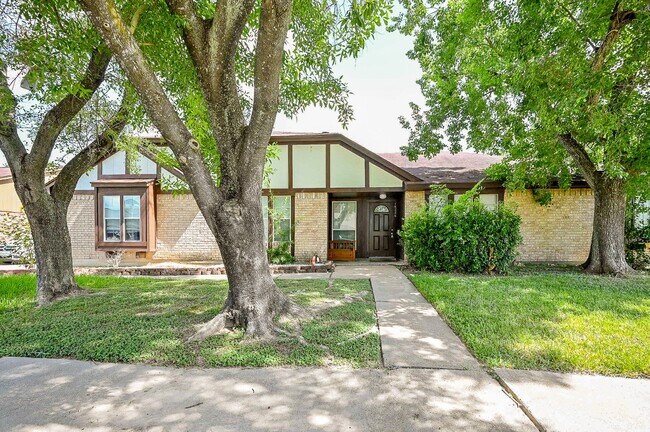 Building Photo - 19226 Plantain Dr