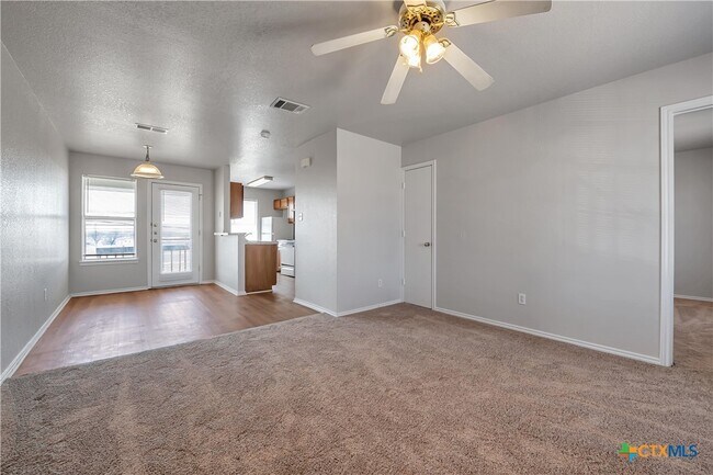 Foto del edificio - 5808 Greengate Dr
