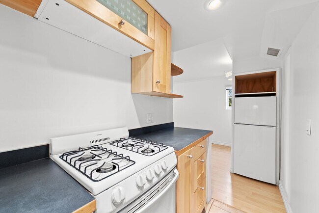 Building Photo - Laguna Village One Bedroom