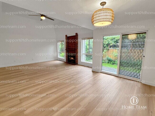 Building Photo - "RARE Downtown Bellevue Condo with Attache...