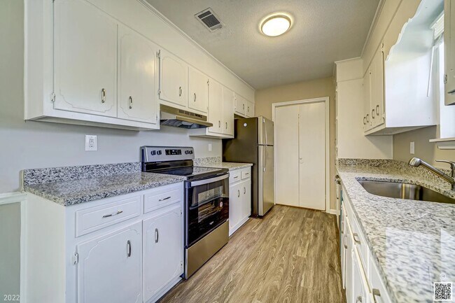 Foto del edificio - 3409 Knollcrest Rd