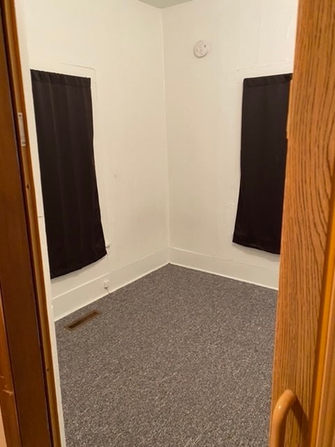 Dormitorio 1 - 321 E Main St