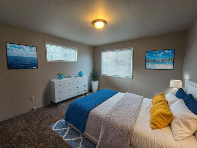 Foto del edificio - 633 NE Channon Ave