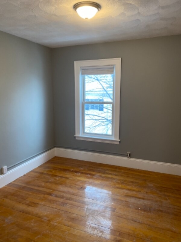 Building Photo - 2 View St